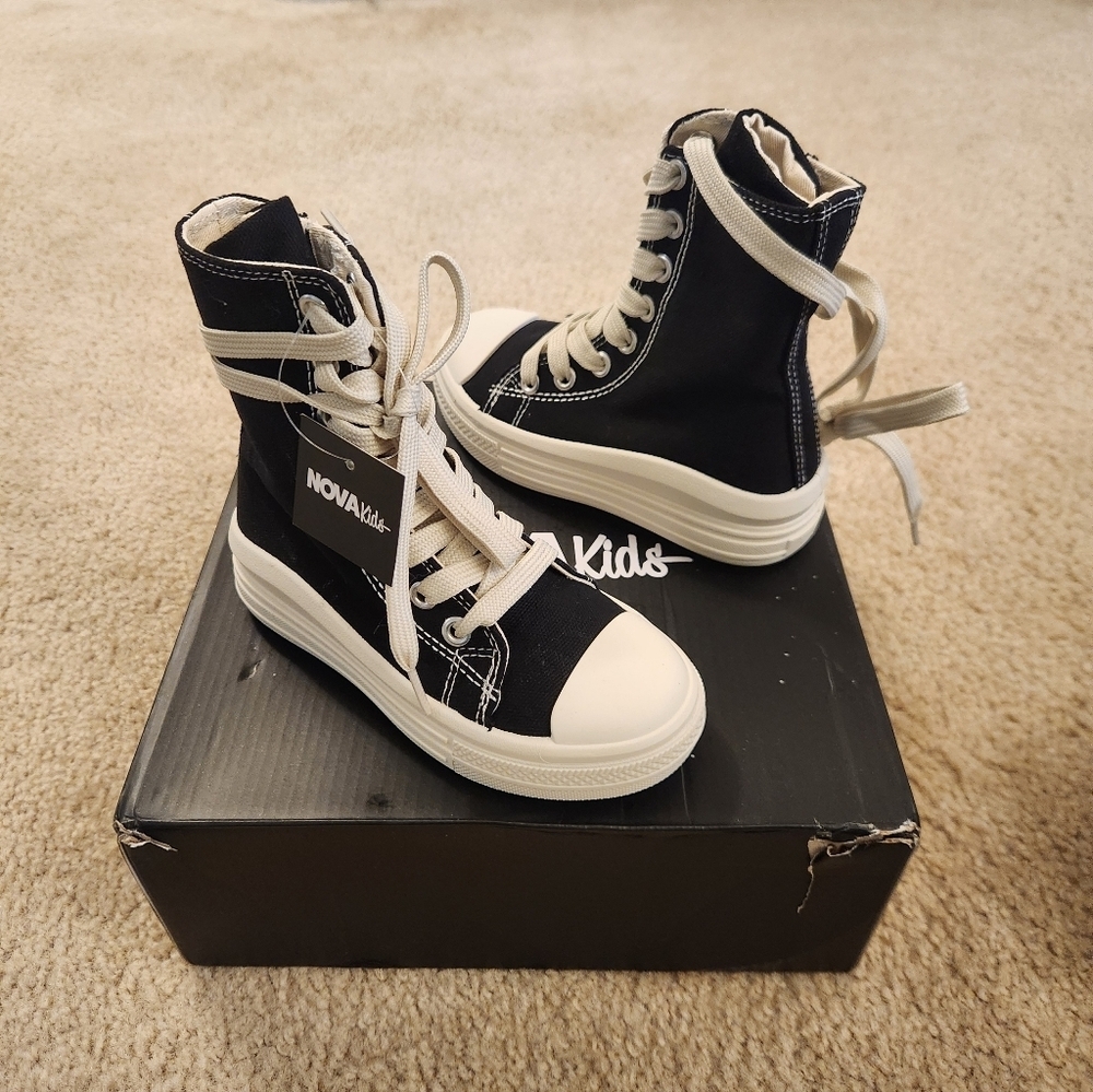 Nova Kids Youth Size 9 Black Hightops Sneaker New Open Box